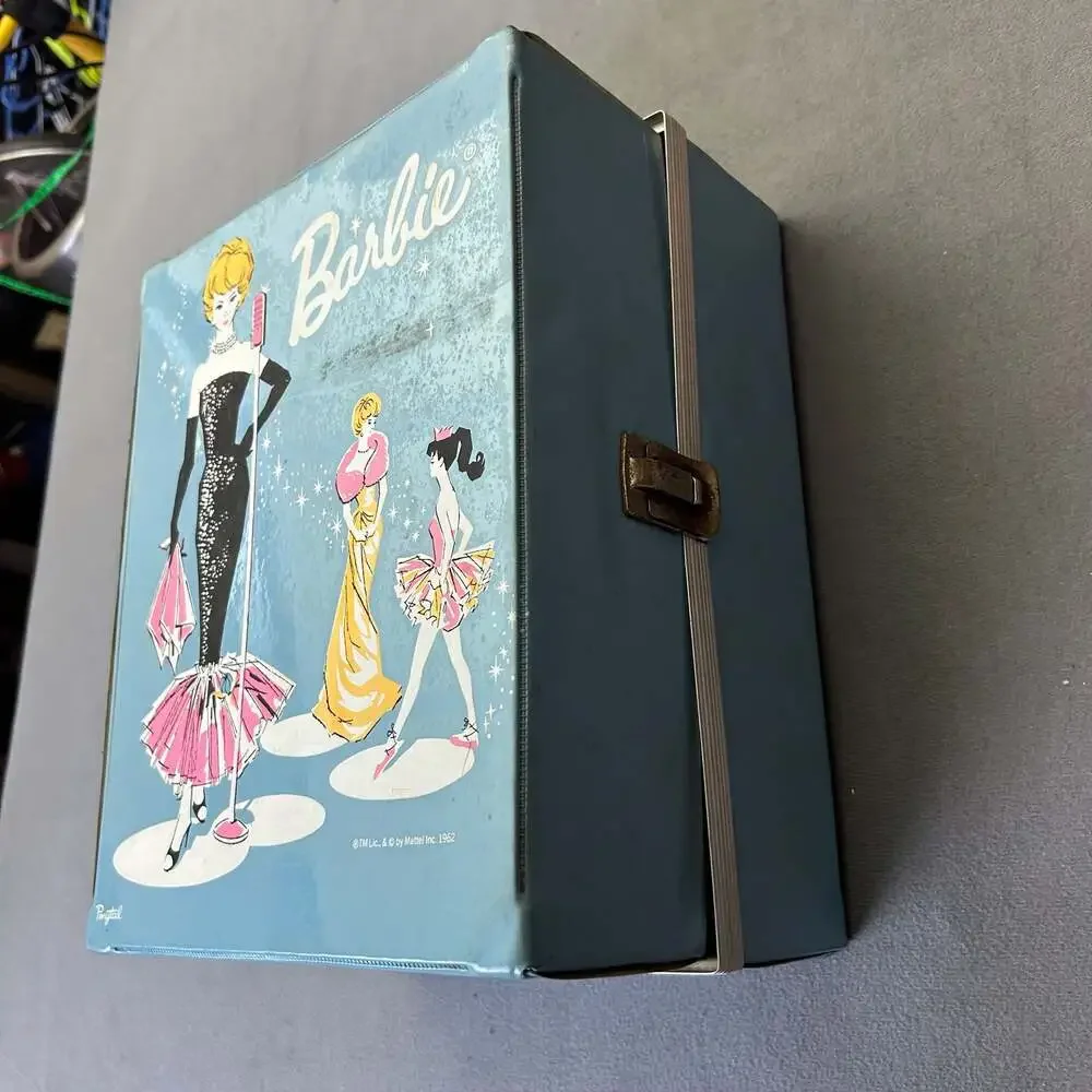 Vintage 1962 Mattel Barbie Ponytail Doll Carrying Case Wardrobe